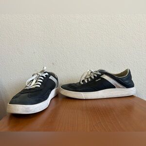 Olukai Ha’upu Sneaker Black Leather Women's Size 9.5 Casual Grip Outdoor Shoes